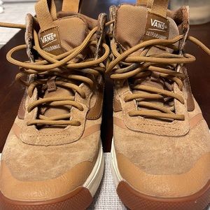 Vans Ultra Range boots size 8 in women’s size 6.5 men’s